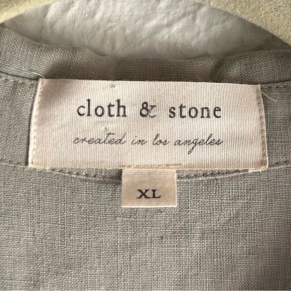 Cloth & Stone Linen Button Down Top Frayed Sz XL Gray Green - Picture 3 of 5